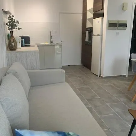 Antonia Sea View